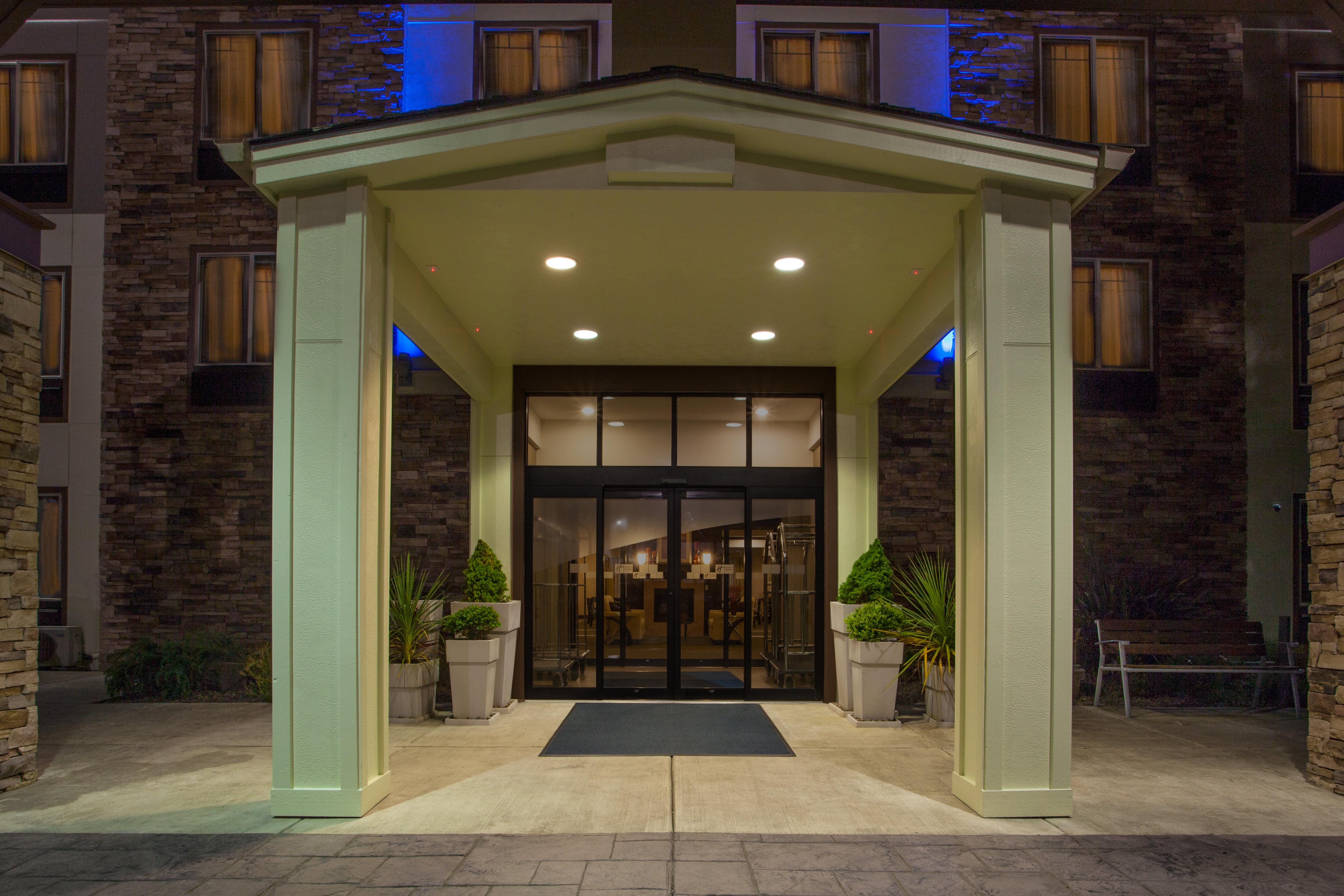Holiday Inn Express Newport By Ihg Zewnętrze zdjęcie