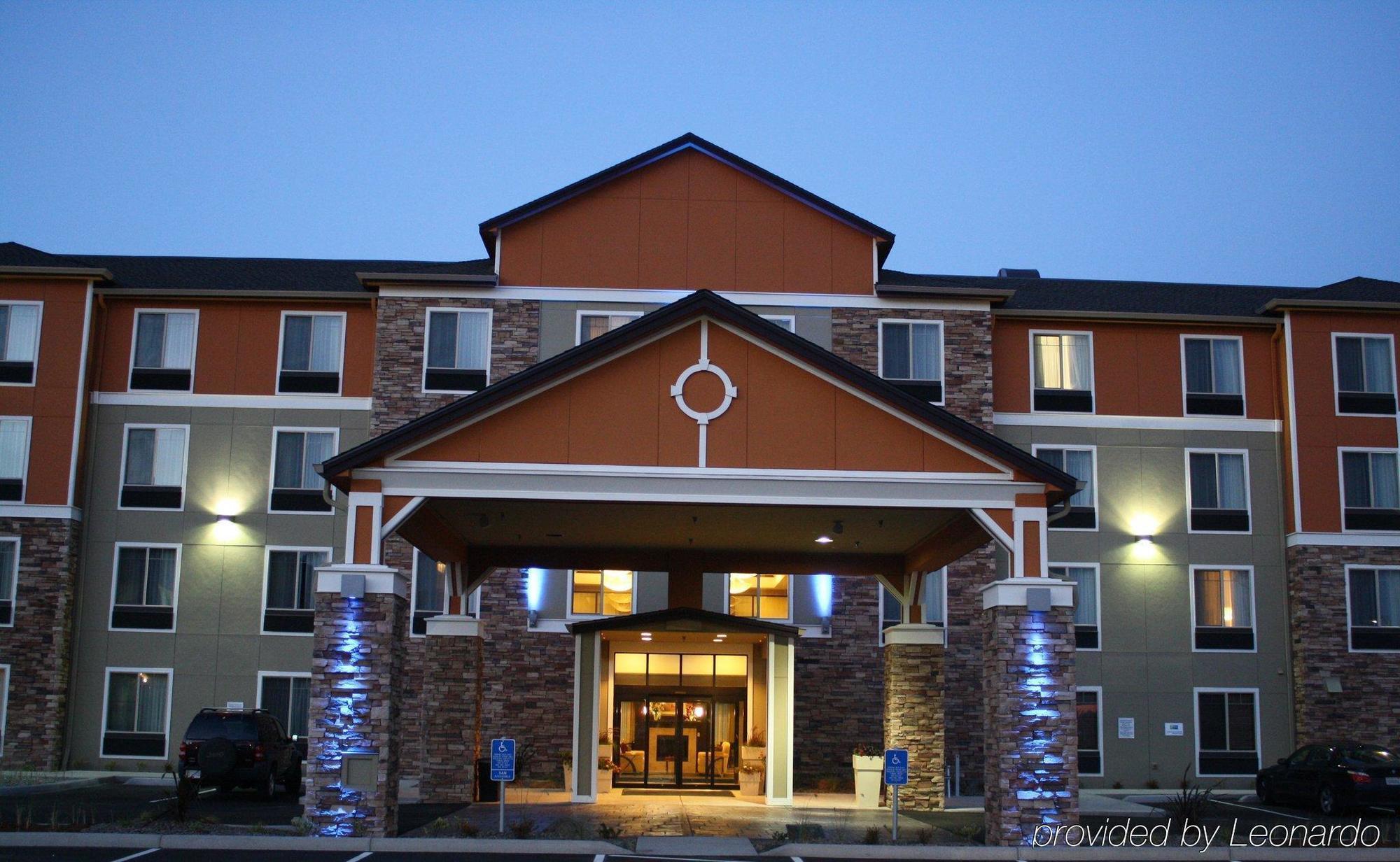 Holiday Inn Express Newport By Ihg Zewnętrze zdjęcie