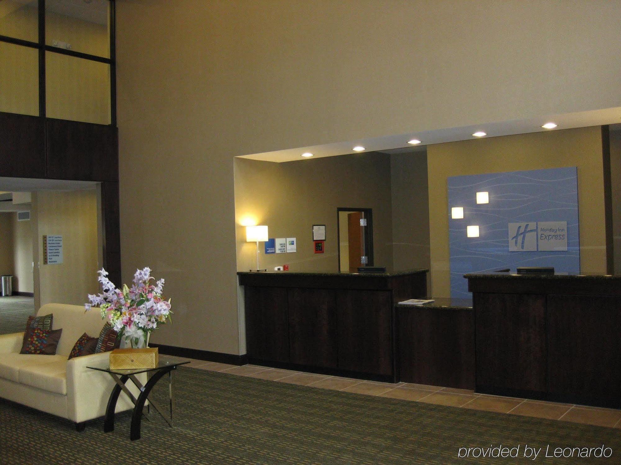 Holiday Inn Express Newport By Ihg Wnętrze zdjęcie