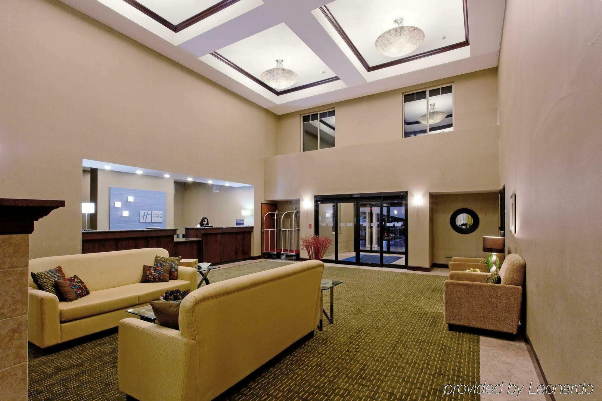 Holiday Inn Express Newport By Ihg Wnętrze zdjęcie